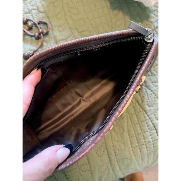 Handmade Jamaica Souvenir Bag – Coconut Shell Floral Crossbody - Picture 4 of 5